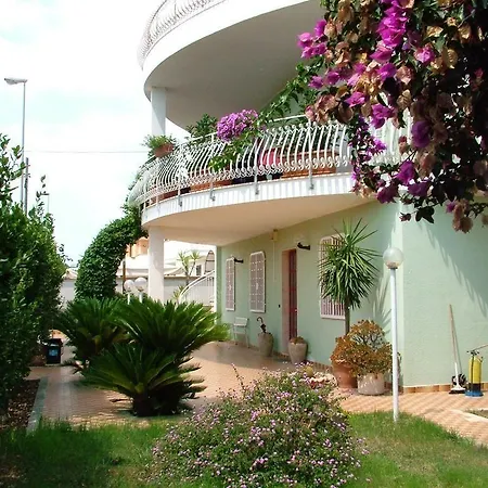 Simonetta 4*